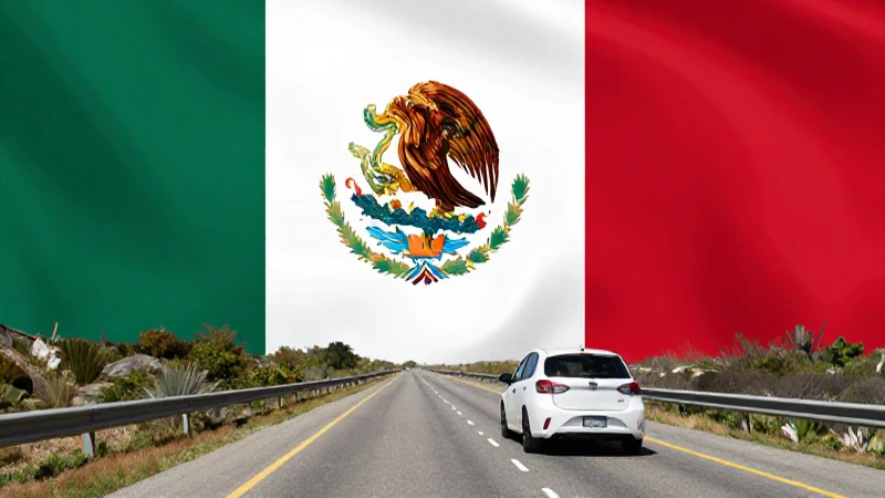 Coche en carretera, bandera mexicana, sol
