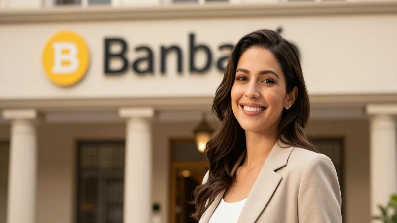 Mujer sonriendo, Banbajío y beneficios informados