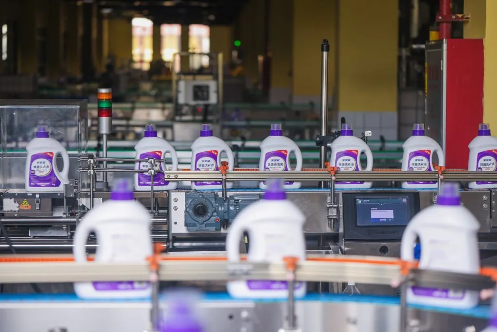 los precios de detergentes en sams club son mejores que en costco